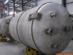 Hydrostatic testing machine for pressure vessels